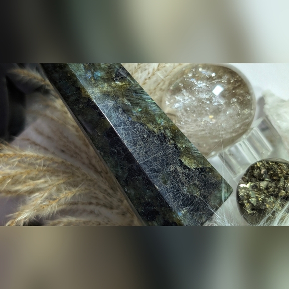 Labradorite Flash Crystal Tower (chipped tip) - Picture 6 of 16